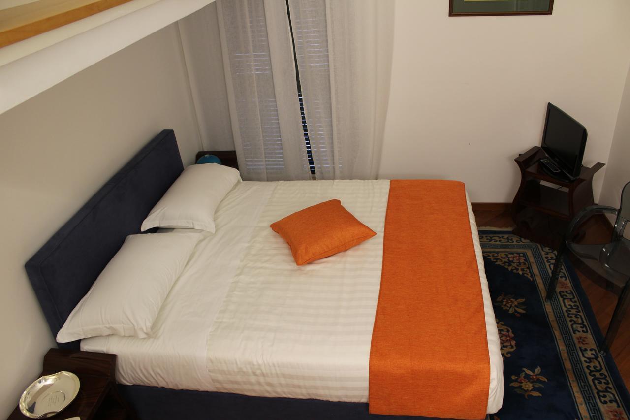 Home46 Napoli Bagian luar foto