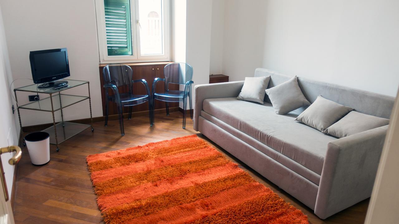 Home46 Napoli Bagian luar foto