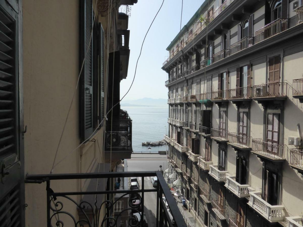 Home46 Napoli Bagian luar foto